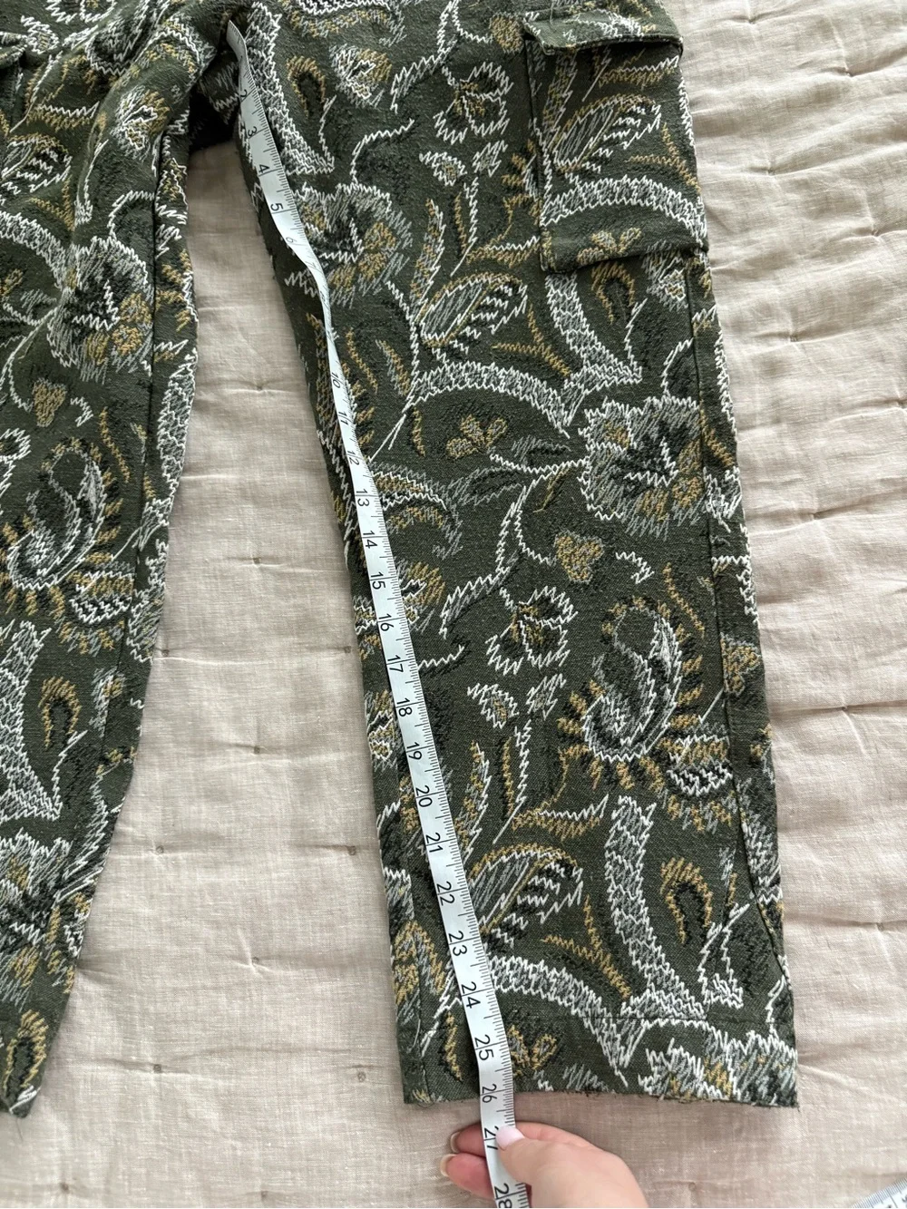 Maison Article floral Tapestry Cargo Joggers Size Medium
